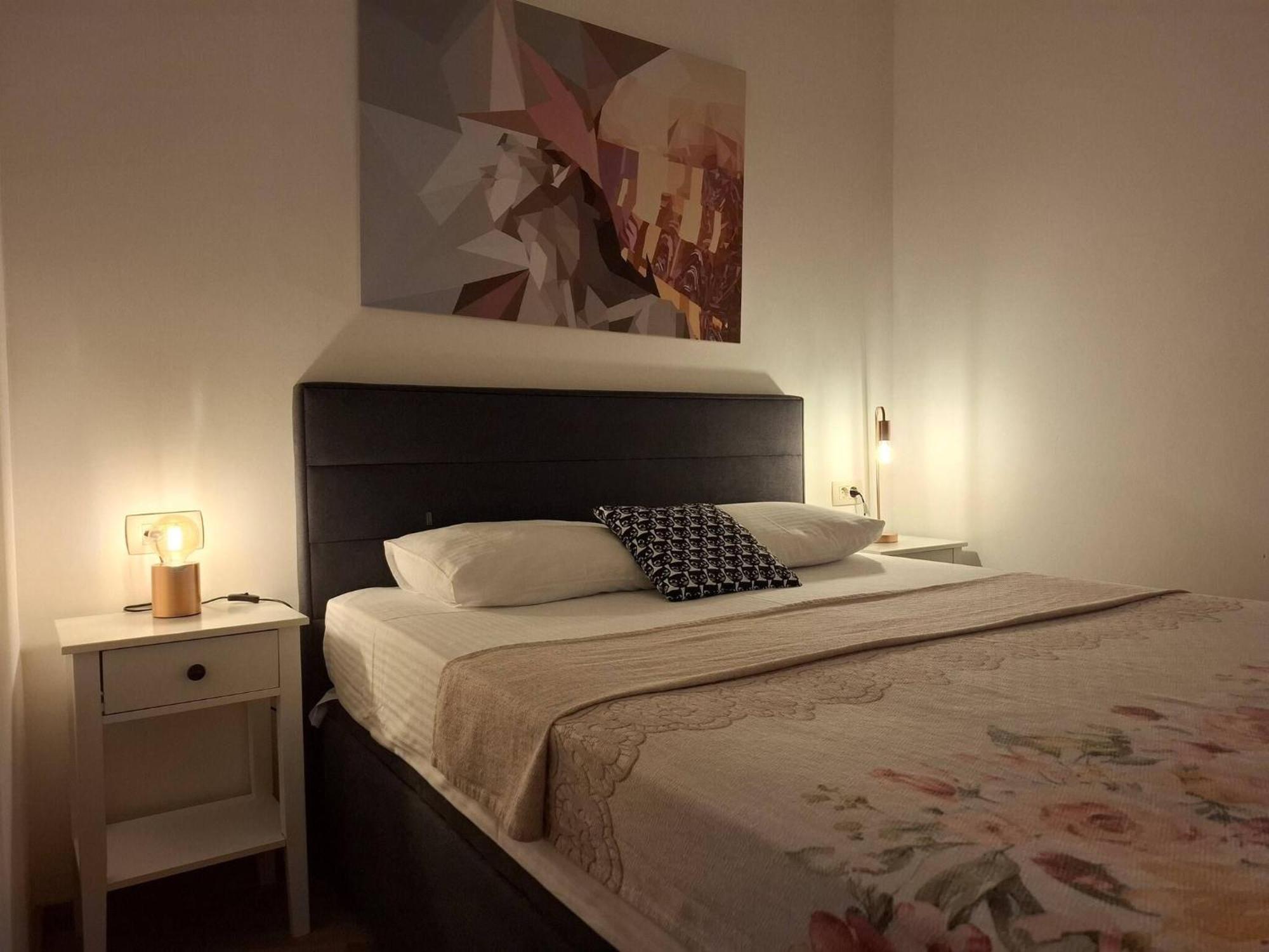Apartment Cozy In Center With Mountain Views Budva